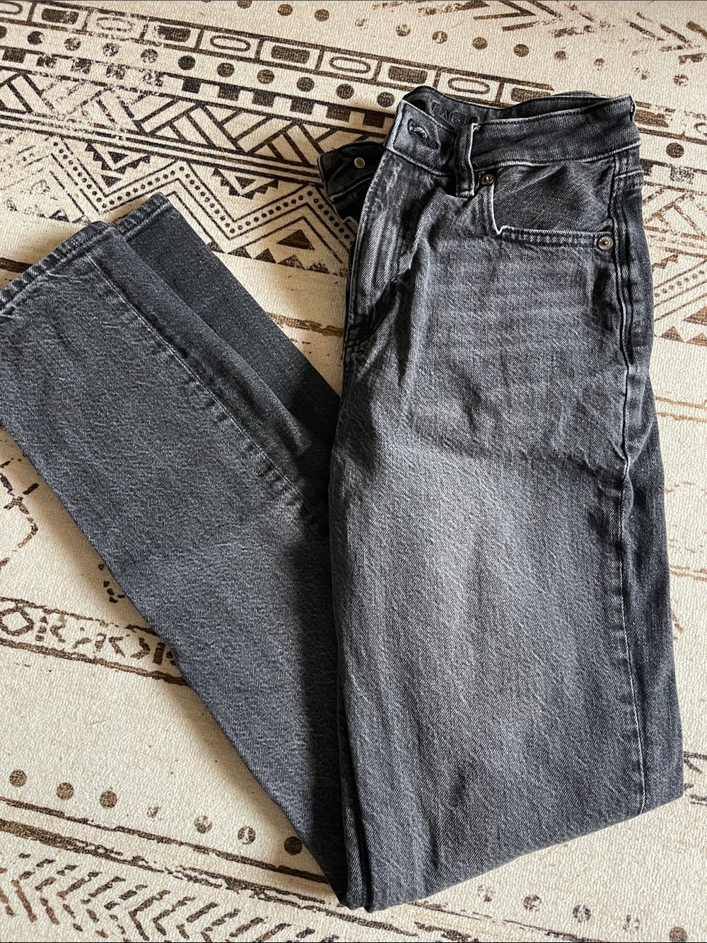 American Eagle Outfitters Women's Black Washed Straight Jeans